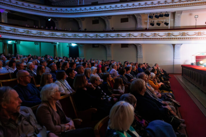 Kontsert Mere Kultuurikeskuses. Merekohin: Aavik Duo. Fotograaf Arno Mikkor
