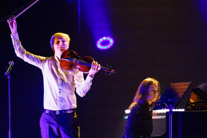 Kontsert Mere Kultuurikeskuses. Merekohin: Aavik Duo. Fotograaf Arno Mikkor