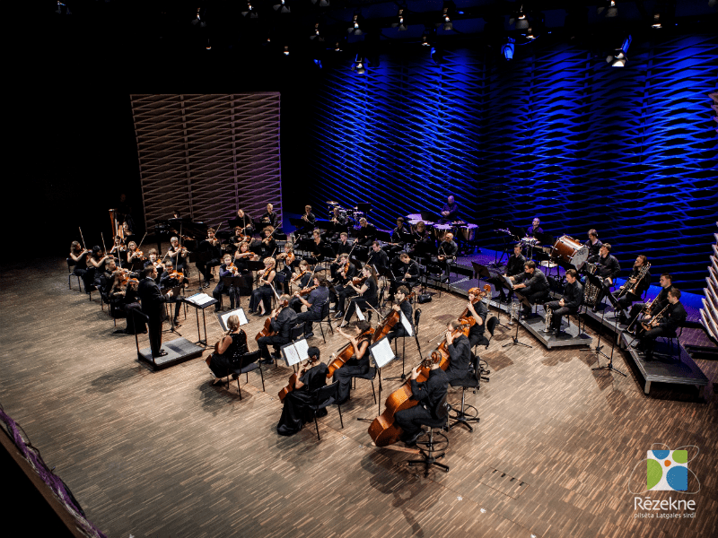 2130Loode-Venemaa Sümfooniaorkester “Kinofilmide muusika”